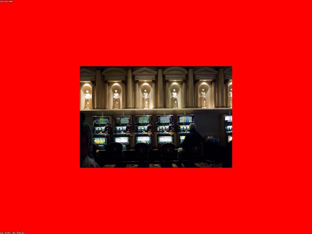 គ្រូបង្រៀនអំពីការបង់ប្រាក់ក្នុងកាស៊ីណូស្លូត